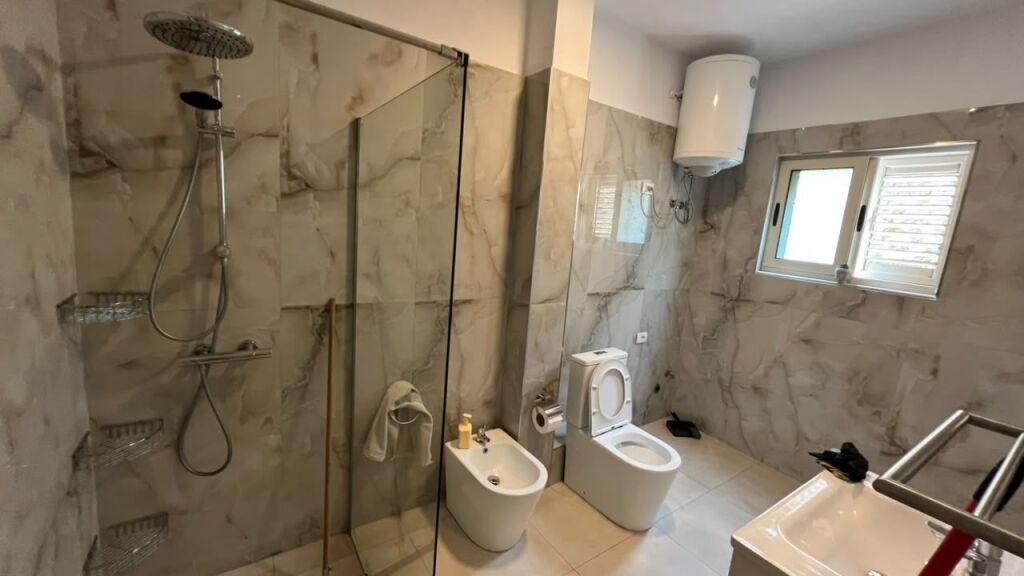 APARTAMENT 2+1 ME QIRA TEK PEDIATRIA