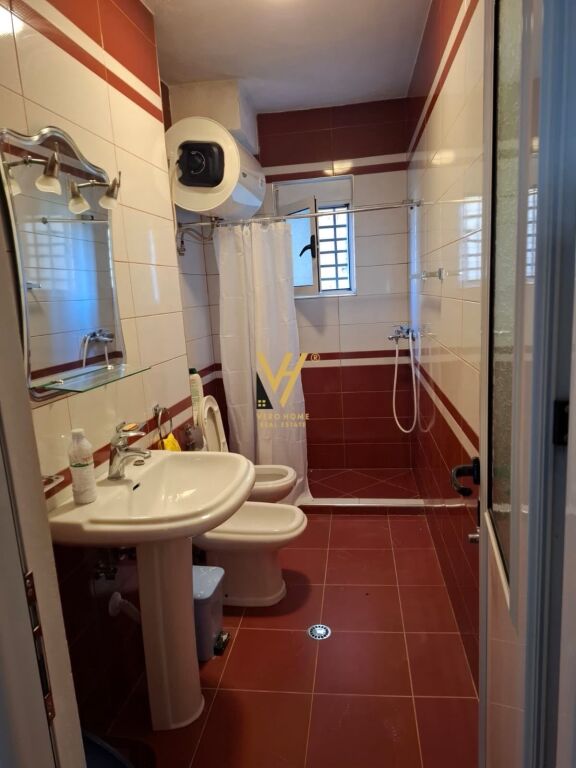JEPET APARTAMENT 2+1+BLK ME QIRA TE RRUGA E ELBASANIT 40.000 LEKE