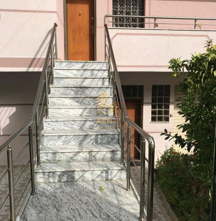 In vendita, Villa su 2 piani, Porcellana, 250.000 Euro