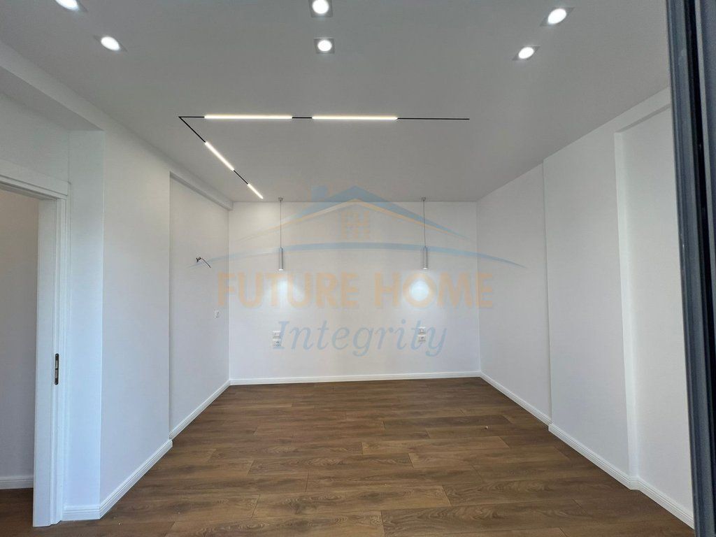 Shitet Apartament 1+1, 21 Dhjetori