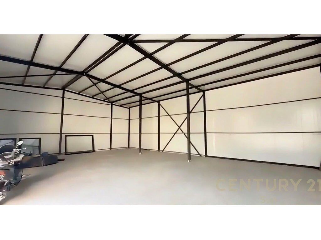 WAREHOUSE FOR RENT NEAR TOP CHANNEL!