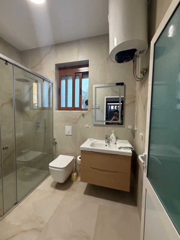 Vendesi Super Villa di 5 piani a Selite vicino alla scuola Marin Barleti a Tirana ID 3891