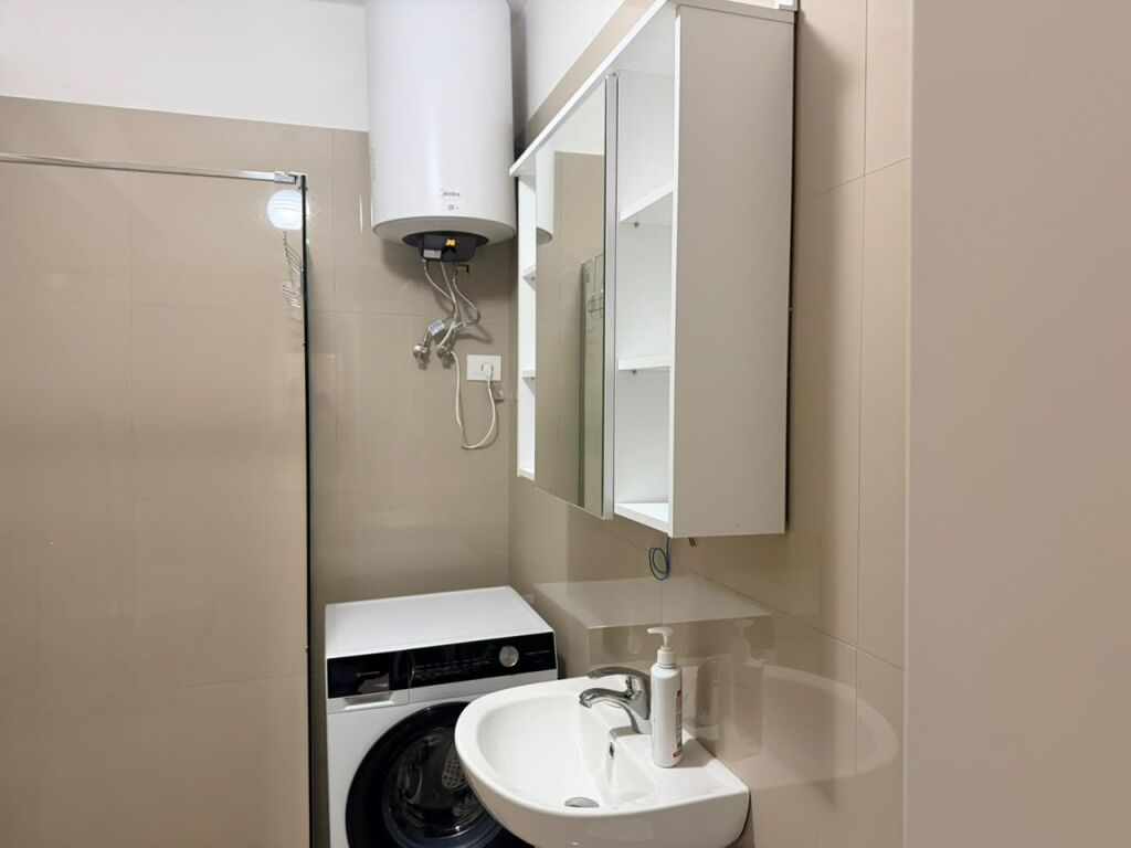 Jepet Apartament  2+1 +Parkim Me Qera Astir