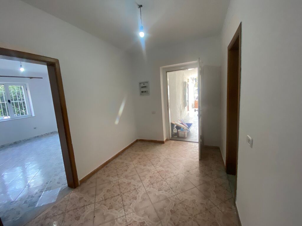 Apartament 2+1 bosh per qera Shkolla e Bashkuar !
