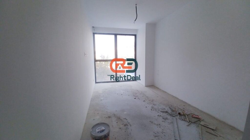 Tek Vertikal Forest, Perballe Stadiumit Air Albania, Jepet Me Qira Ambient Ideal Per Zyra Apo Klinika !!!