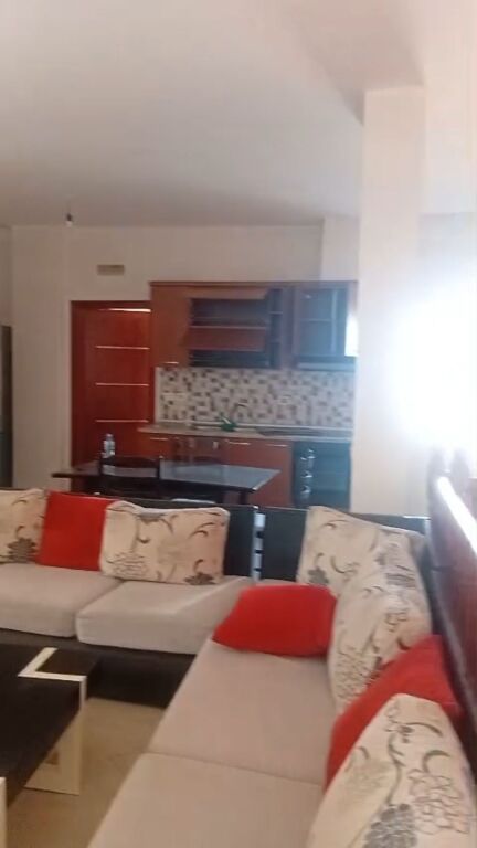 Qera | Shtëpi private 3 + 1 | Rruga Jordan Misja | 550 €/muaj