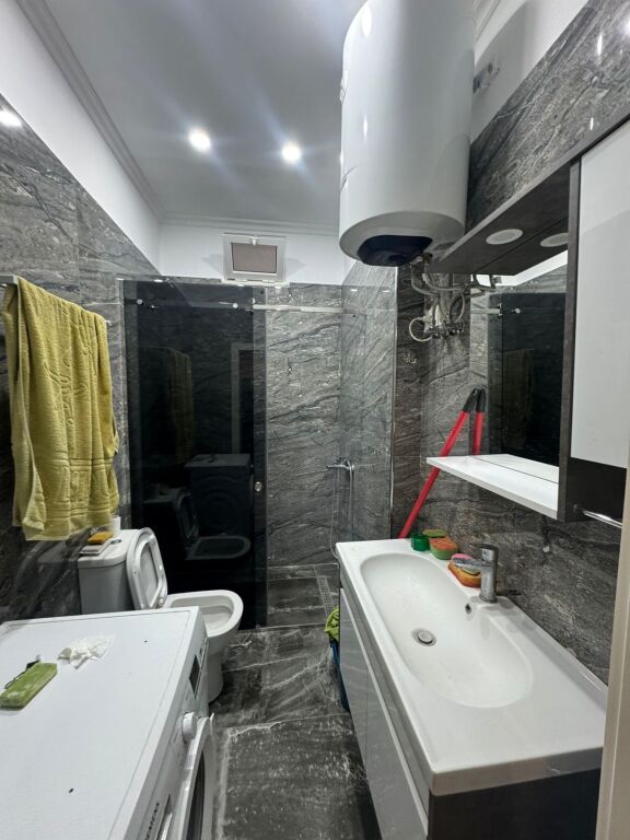📣 QERA Apartament 2+1 Me 2 Tualete 📍 Selite, Prane Xhamise ✨