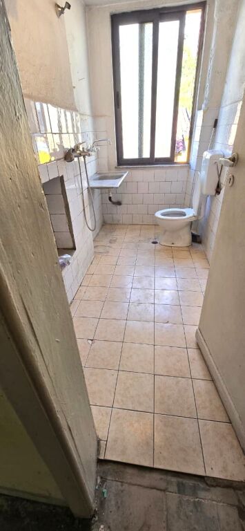 Appartamento 2+1 in vendita in via Kavajes vicino a Tirana Garden Building a Tirana  ID 5546