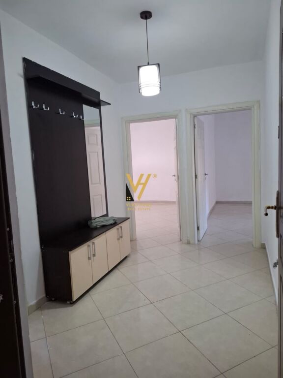 JEPET APARTAMENT 2+1+BLK ME QIRA TE RRUGA E ELBASANIT 40.000 LEKE