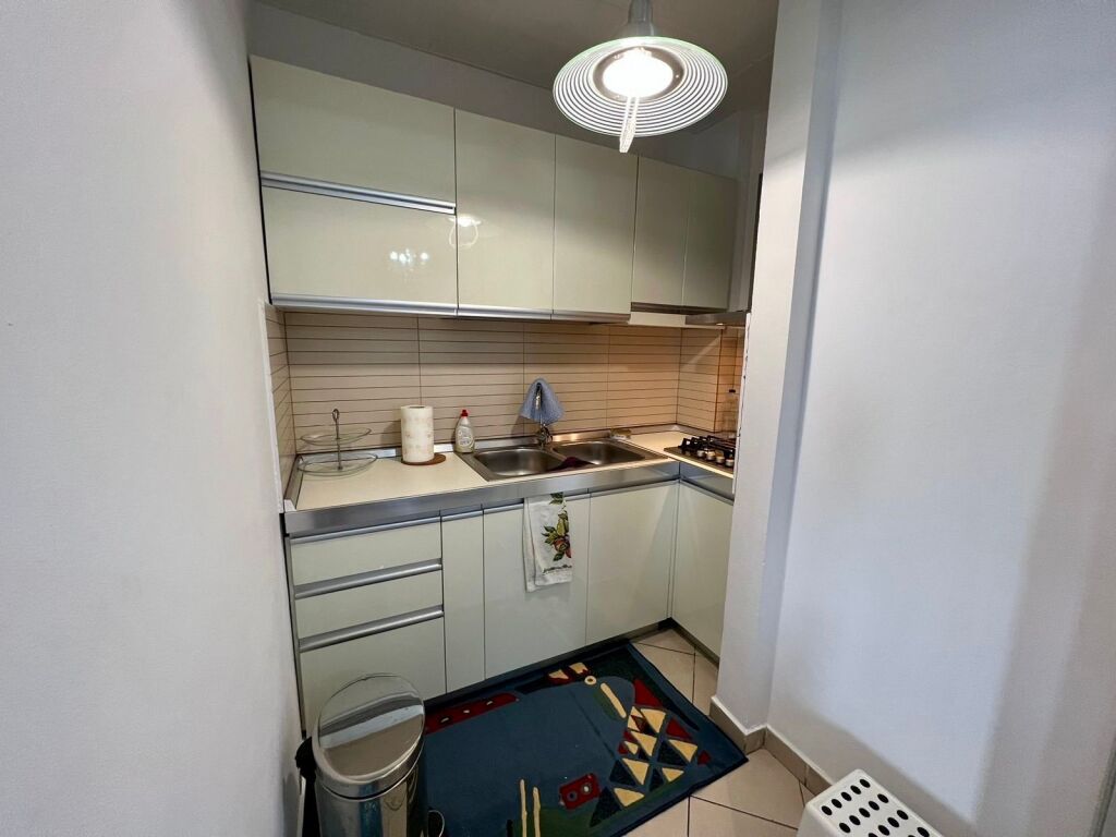 🏠 SHITET Apartament 3+1 📍 Rruga e “Kavajes” ✨