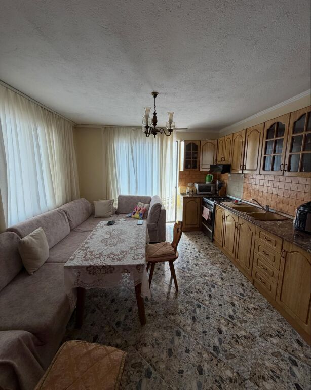 💥Shitet apartament 2+1 prane shetitores Josif Budo,Kavaje💥