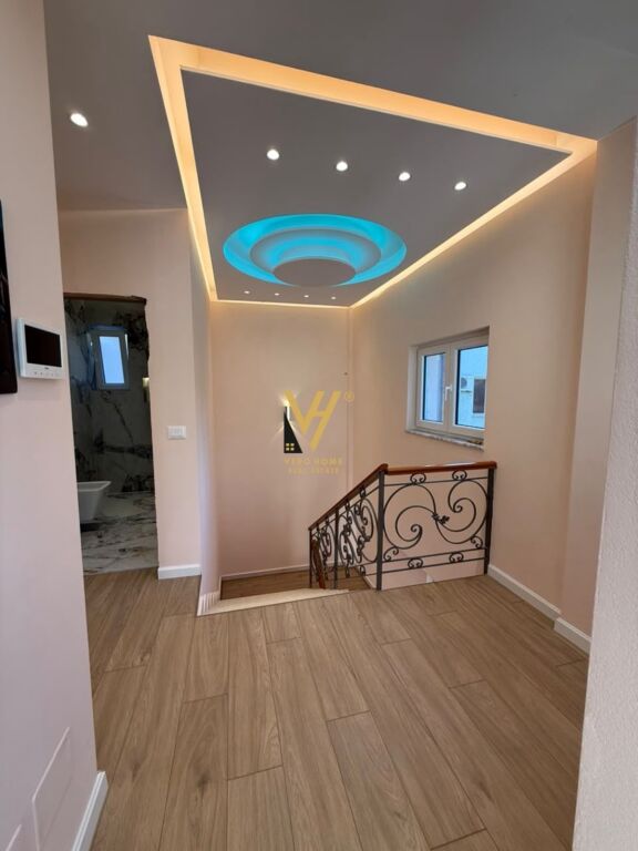 VILLA IN AFFITTO PER ATTIVITÀ COMMERCIALE IN 21 DHJETORI 210.000 LEKE