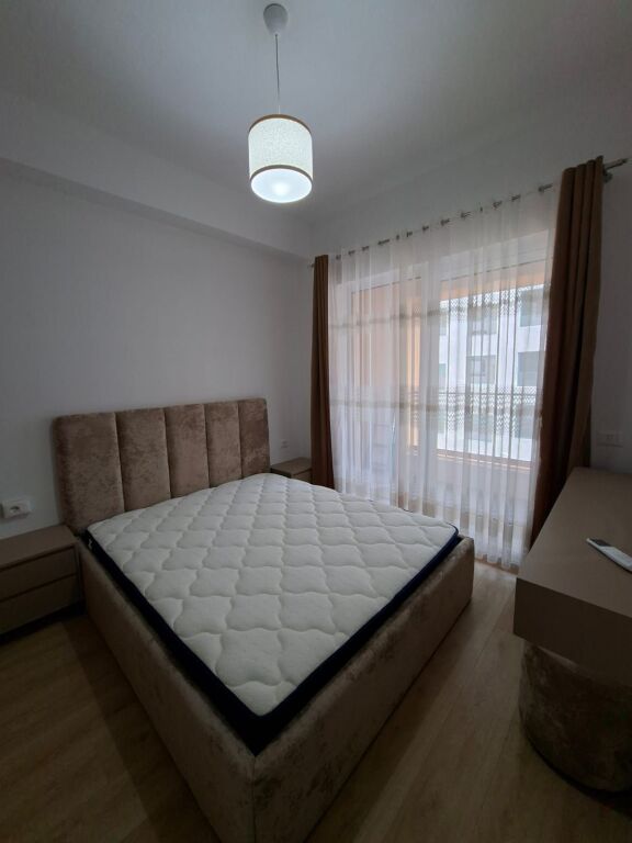 🏢Nella zona di Ali Demi, la Residenza Kadiu affitta un appartamento 1+1, appena arredato. 500 Euro   