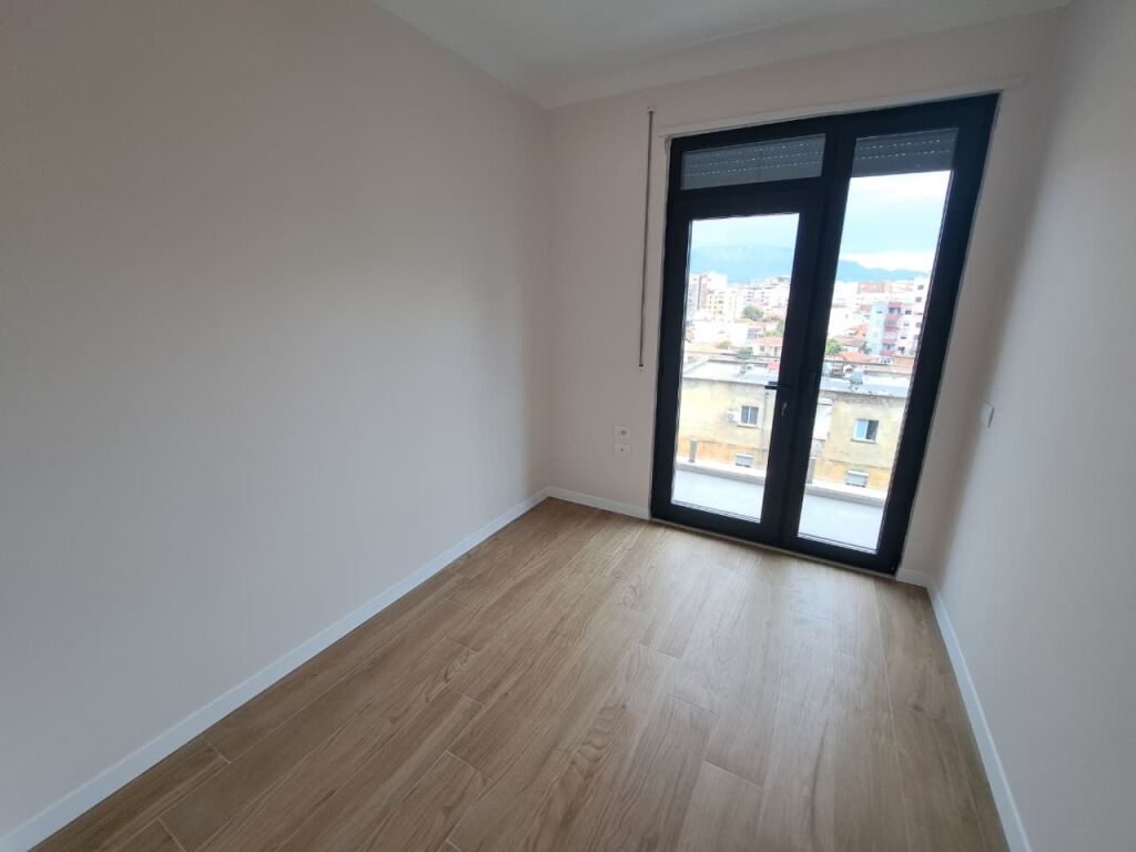 Ambient Biznesi me Qera tek Vila Gold (Rruga e Dibres)  ID 5553