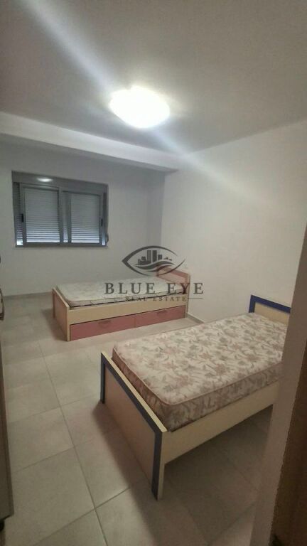 Jepet me qira apartament 2+1 – Afër Policisë!
