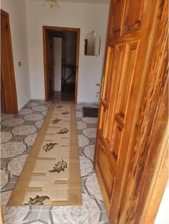 JEPET SHTËPI ME QIRA – ALI DEMI 500 € /Muaj 45,000 Lekë /Muaj