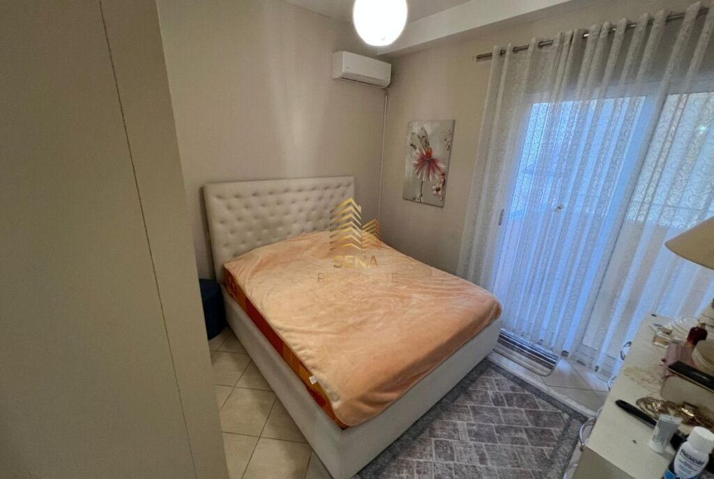 Qira, Apartament 2+1+Blk, Komuna e Parisit, 800 Euro/muaj