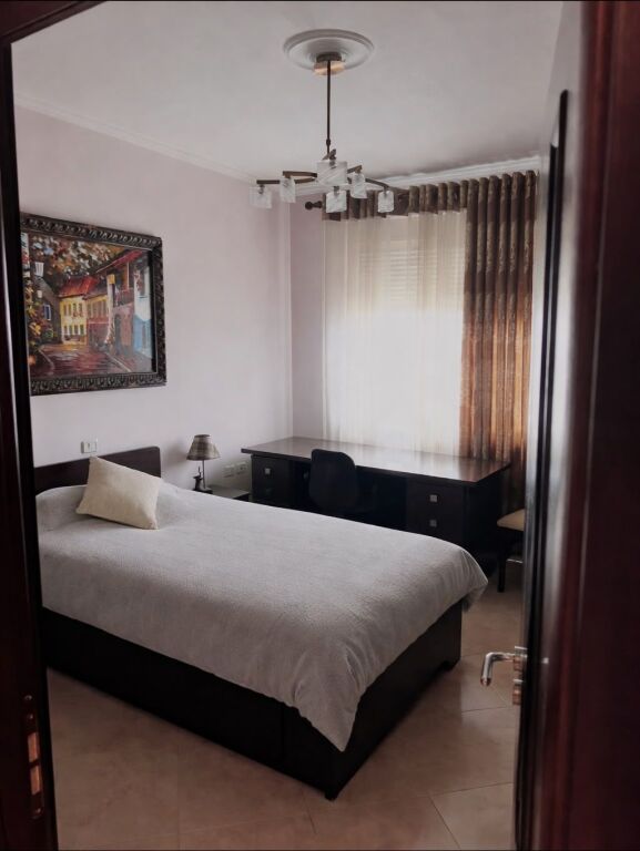 Apartment 3+1 for rent Commune of Paris!
