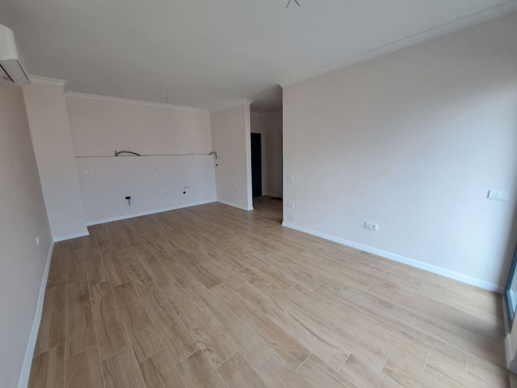 Locali commerciali in affitto a Vila Gold (via Dibres), ID 5553
