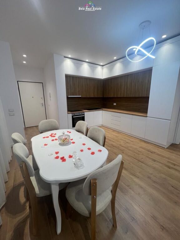 Apartament 2+1 Me Qera tek 5 Maji (ID B220678) Tirane