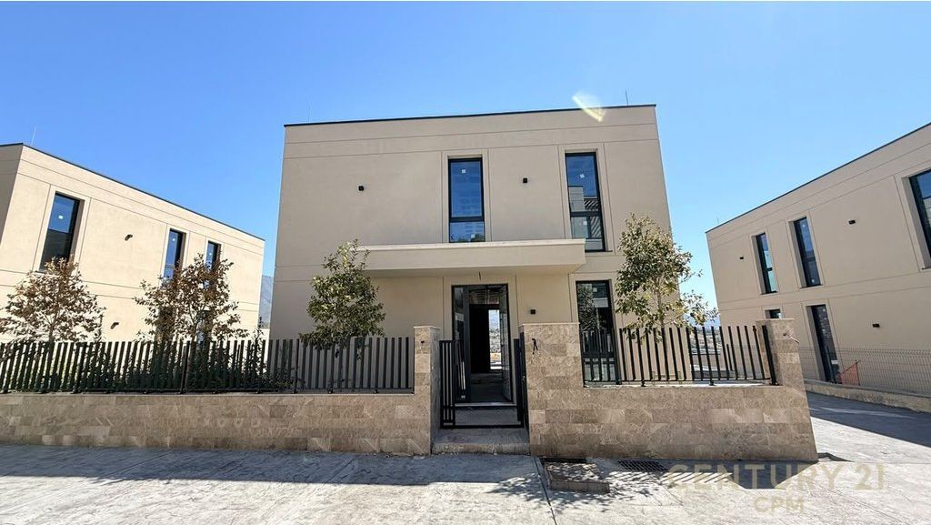 WE SELL AN INDIVIDUAL VILLA WITH A POOL AT LAKESHORE RESIDENCES