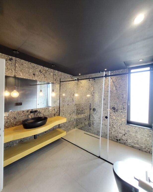 🏊‍♂️ VILLA IN VENDITA CON PISCINA – DAIAS, TEG 📍