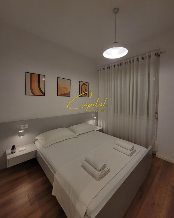 APARTAMENT ME QIRA 1+1 RRUGA E DURRESIT 55.000 LEKE
