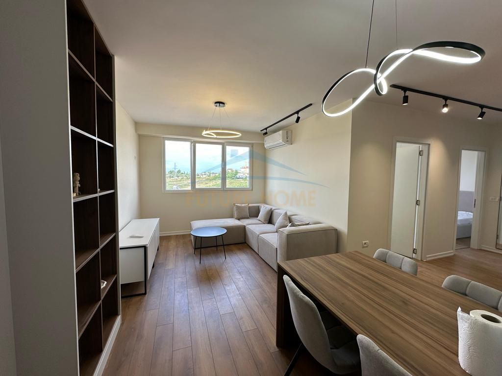 Shitet, Apartament 2+1, Shkoze, Tiranë.