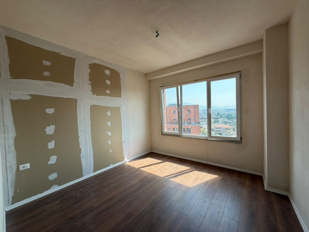 Apartament 2+1 per shitje ne Paskuqan.