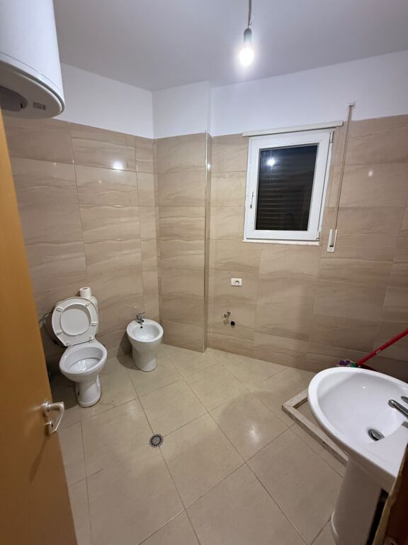 Qera | Apartament 1 + 1 | Kopshti Botanik | 300 €/muaj