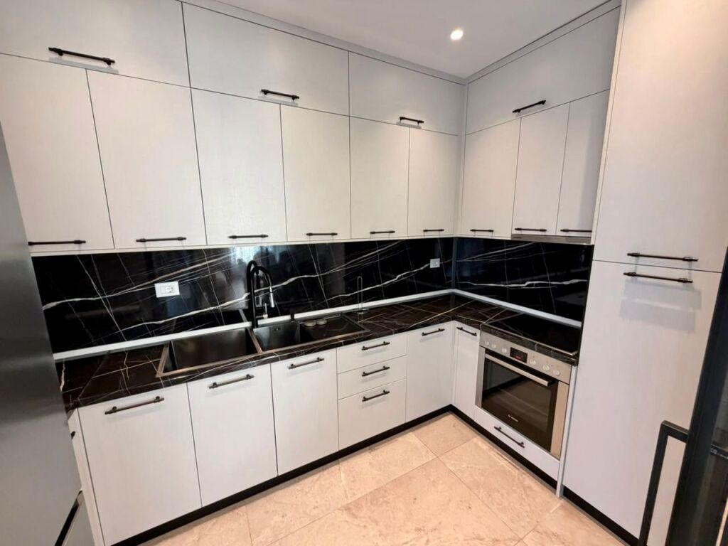📣 QERA Apartament 3+1+2 📍 Rezidenca Erli, Prane UET, Porcelan 🛣️ Rruga “Xhanfize Keko” ✨