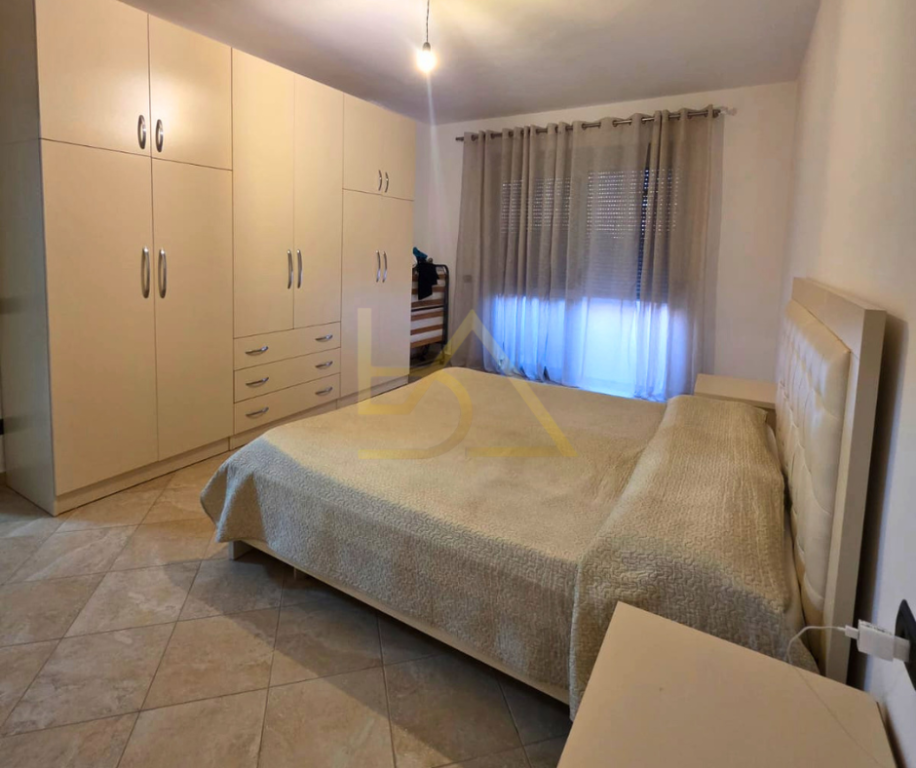 AFFITTASI APPARTAMENTO 1+1 – QUARTIERE 13, SPIAGGIA, DURRËS