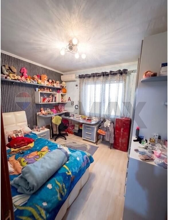 Shitet Apartament 2+1 në Ali Dem