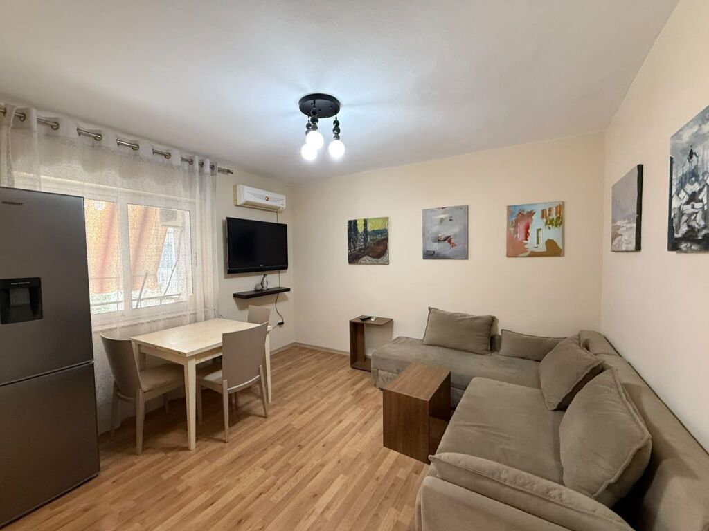 Apartament 2+1 per qera Rruga e Durresit !