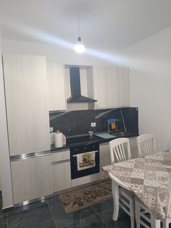 Rent | Apartament 1 + 1 | Rruga 5 Maji | 500 €/month