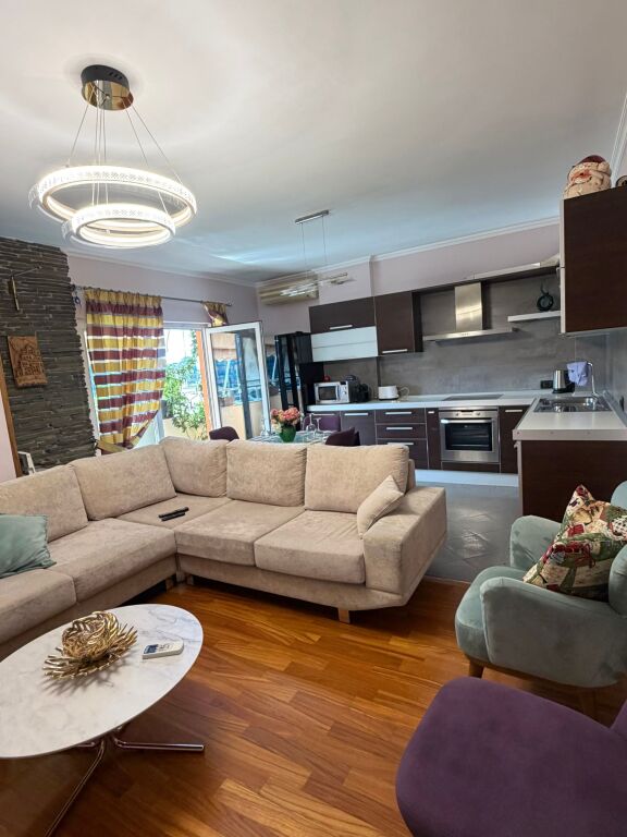 Jepet me qera 2+1 tek Stadiumi Air Albania