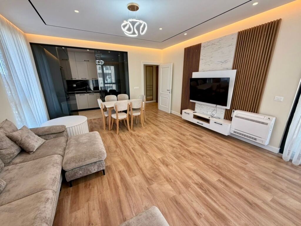 📣 QERA Apartament 3+1+2 📍 Rezidenca Erli, Prane UET, Porcelan 🛣️ Rruga “Xhanfize Keko” ✨