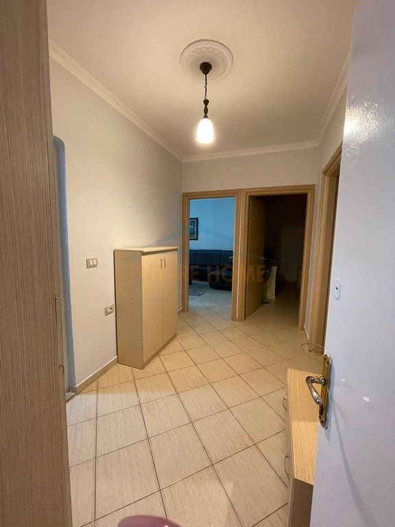 Shitet, Apartament 2+1, Varri i bamit