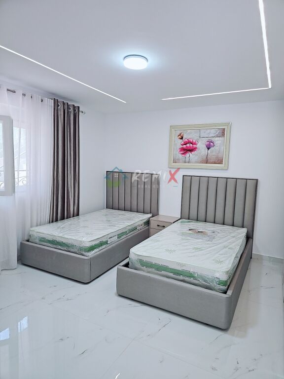 🏡 AFFITTASI – SUPER APPARTAMENTO 2+1 VICINO ALLA CASERMA DEI POMPIERI, DURRËS