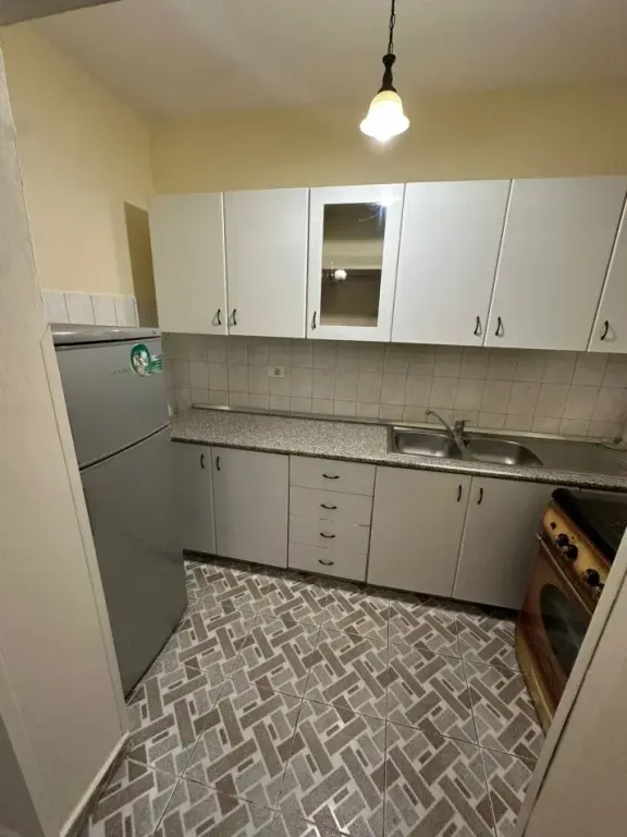Rent | Apartament 3 + 1 | Bulevardi Zogu i Parë | 600 €/month