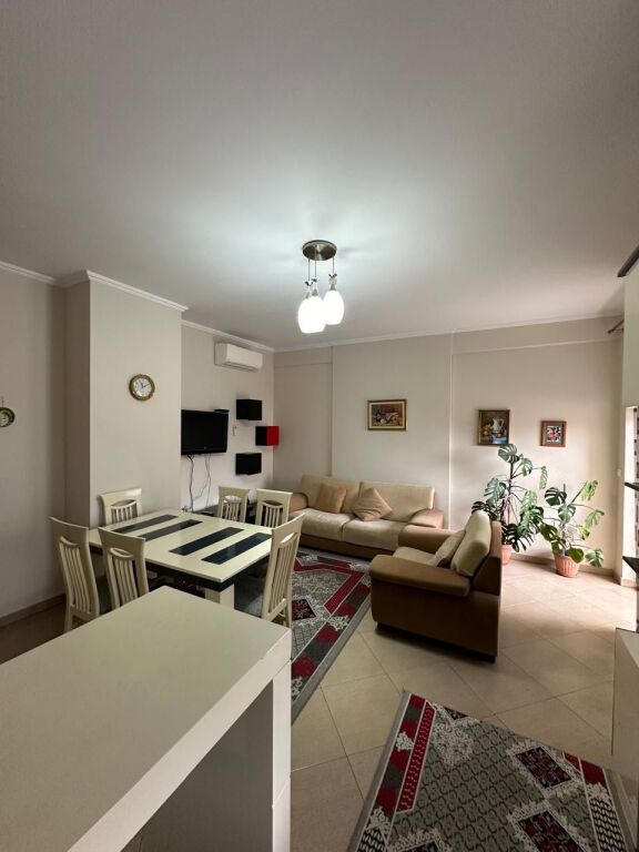 JEPET ME QIRA APARTAMENT 1+1 – RRUGA BOGDANËVE