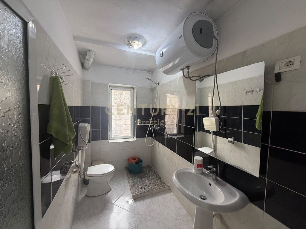 Shitet 2+1 ne Xhamllik, Tirane - 160'000 EURO