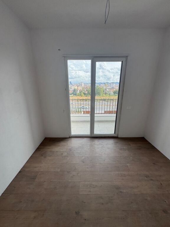 🏢Paskuqan affittasi appartamento 2+1, parzialmente arredato 40,000Leke (trattabile)