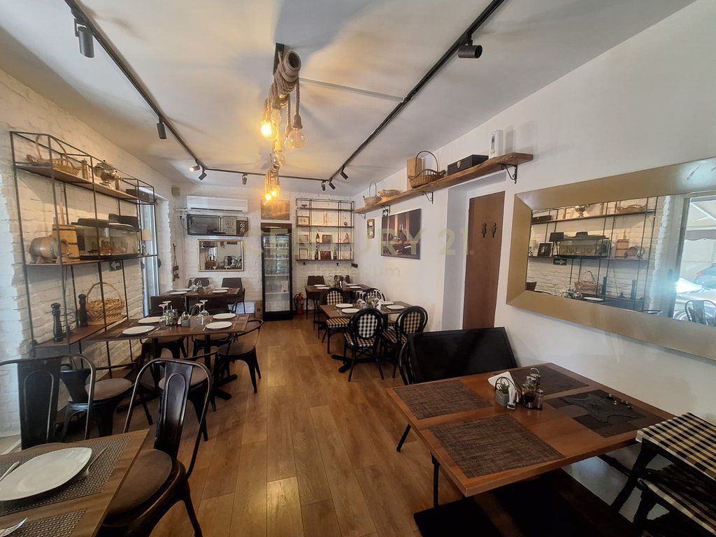 Shitet biznes Bar Restorant prane 21 Dhjetorit!