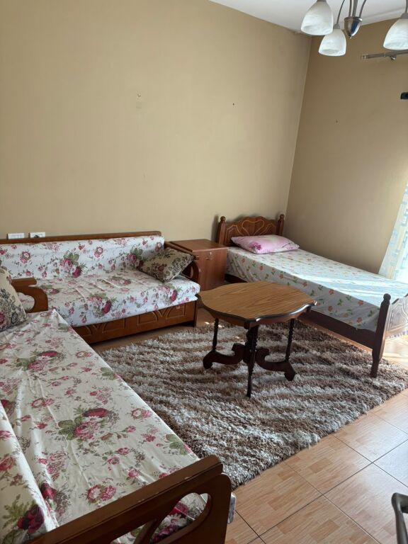 Jepet me qera 2+1 mobiluar te Urban Gate ashensor +garazh 60000 lek