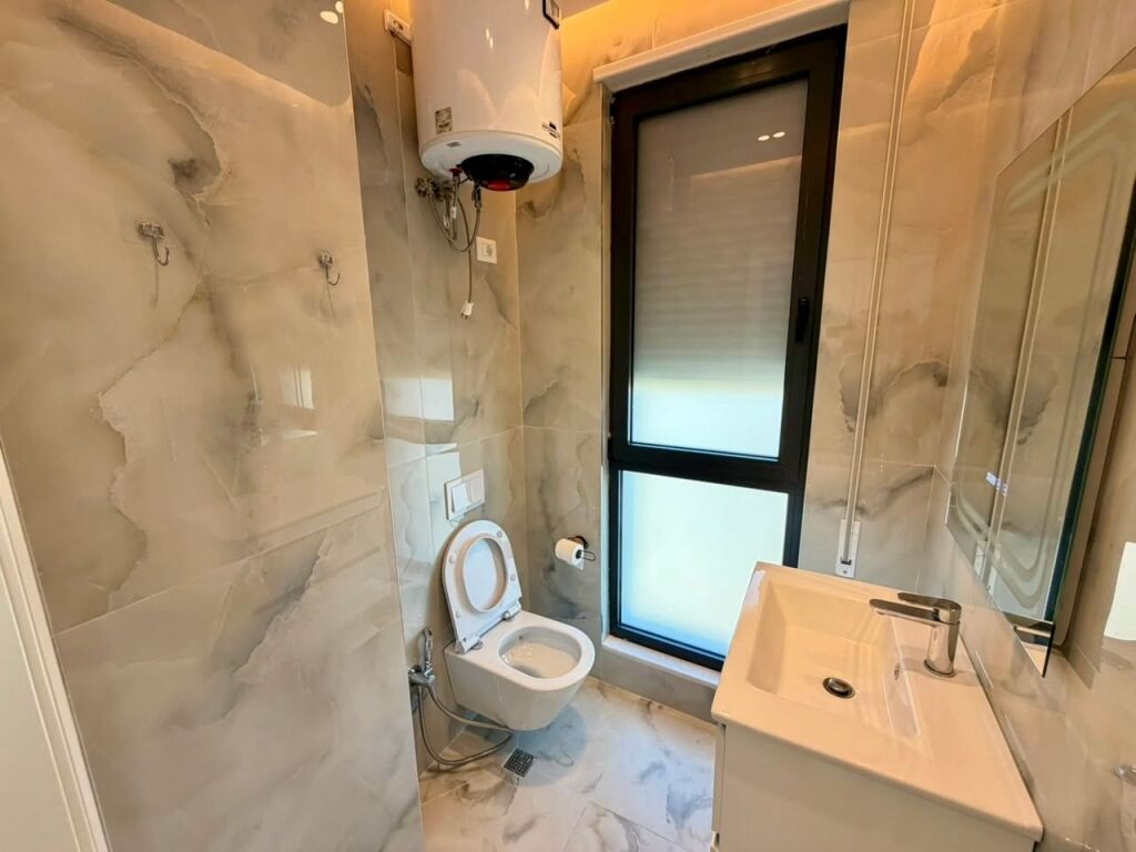 📣 QERA Apartament 3+1+2 📍 Rezidenca Erli, Prane UET, Porcelan 🛣️ Rruga “Xhanfize Keko” ✨