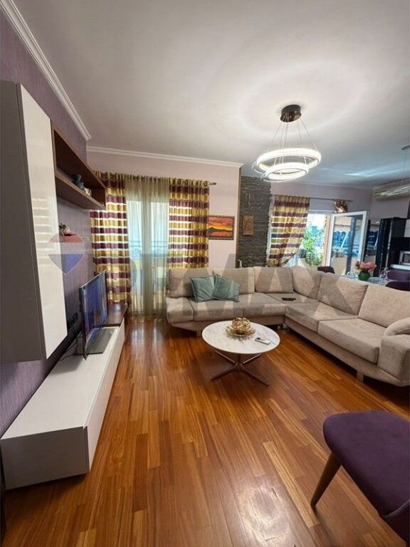 APARTAMENT 2+1 ME QIRA PRANË STADIUMIT AIR ALBANIA