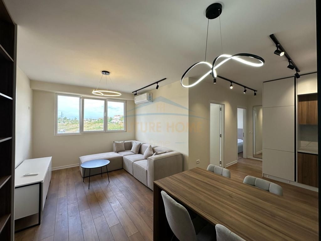 Shitet, Apartament 2+1, Shkoze, Tiranë.