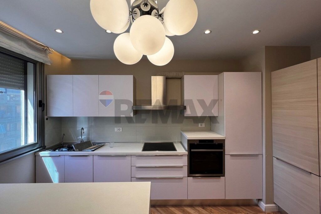 Apartment for rent 3+1+2 in the Nobis Complex!