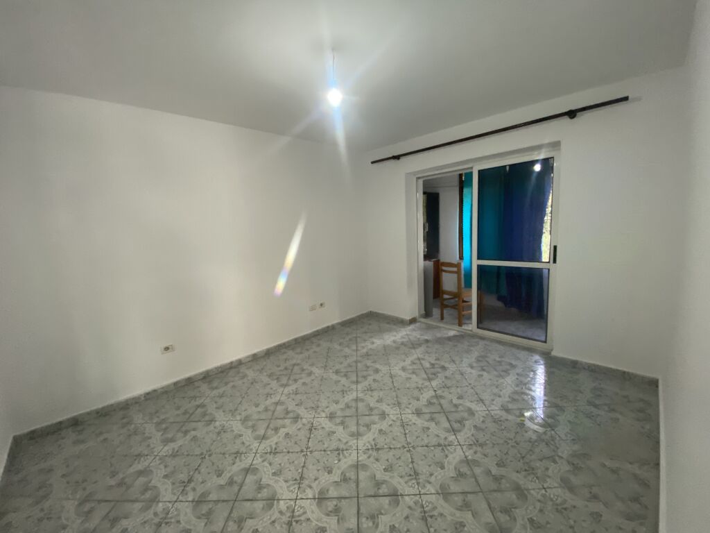 Apartament 2+1 bosh per qera Shkolla e Bashkuar !
